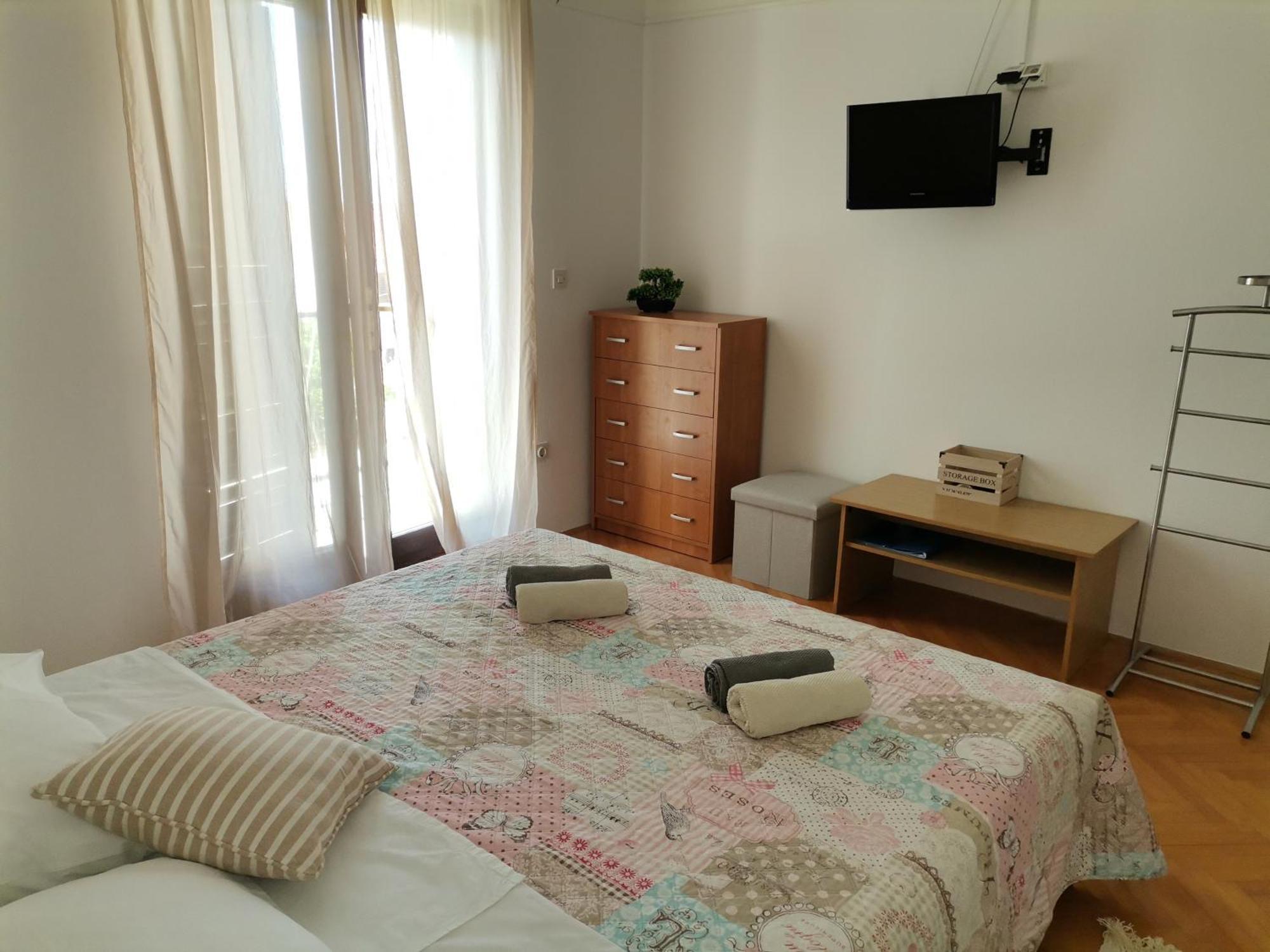 Apartments And Rooms With Parking Space Zavala, Hvar - 128 Jelsa  Room photo